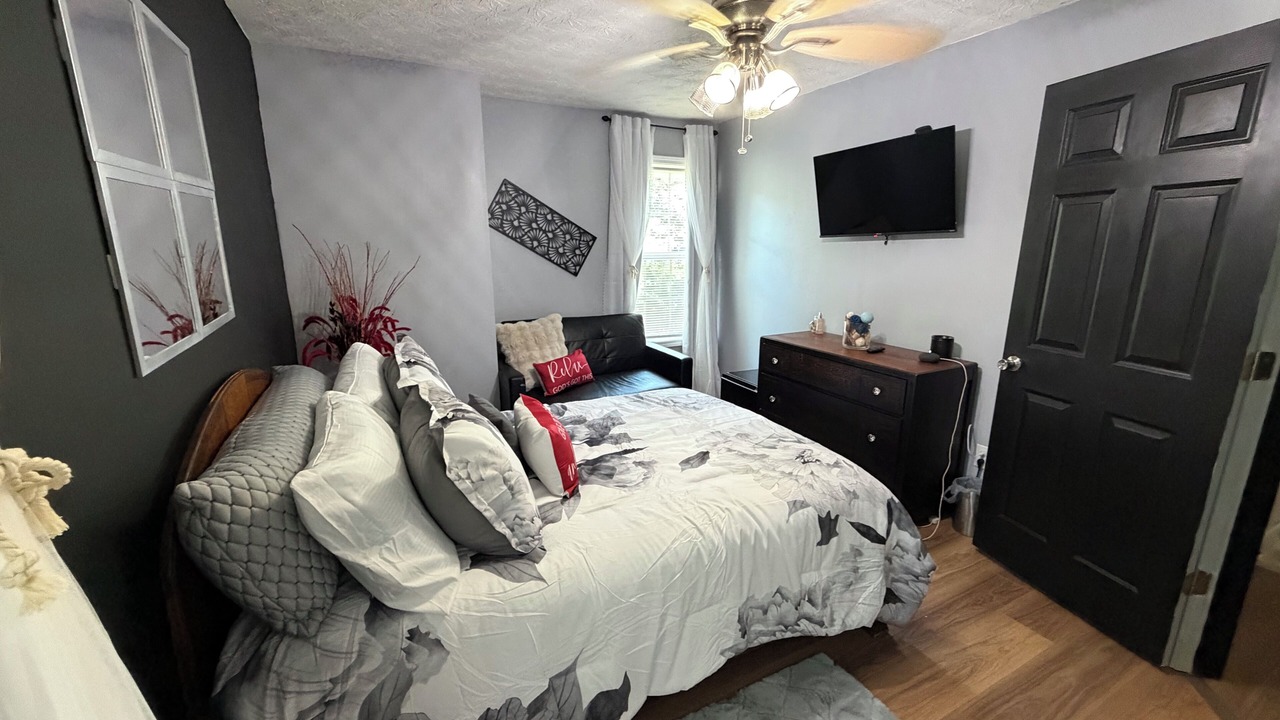 Photo of Bedroom in Powder Springs