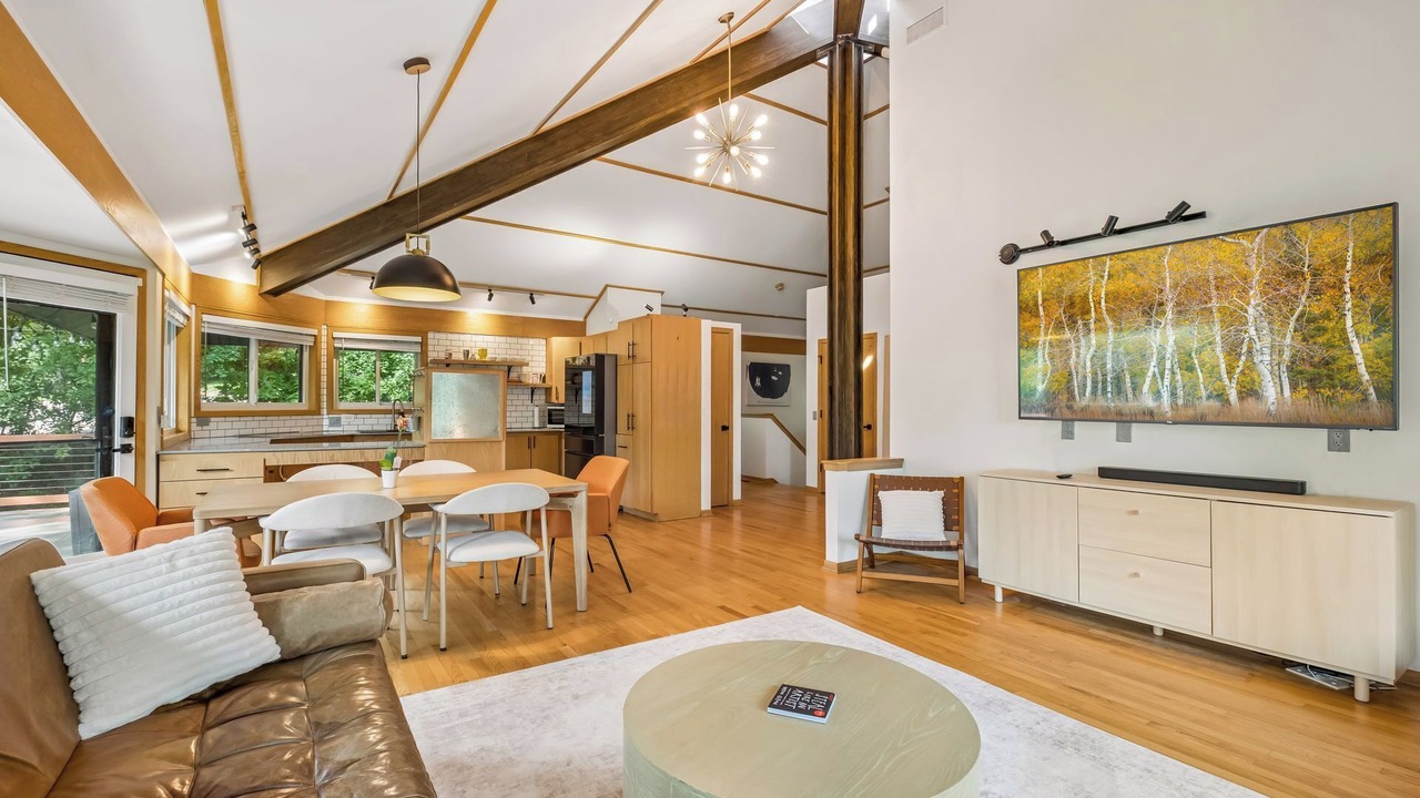 Photo of Livingroom in Golden Valley