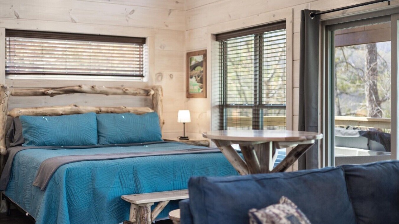 Photo of Livingroom in Rocky Grove