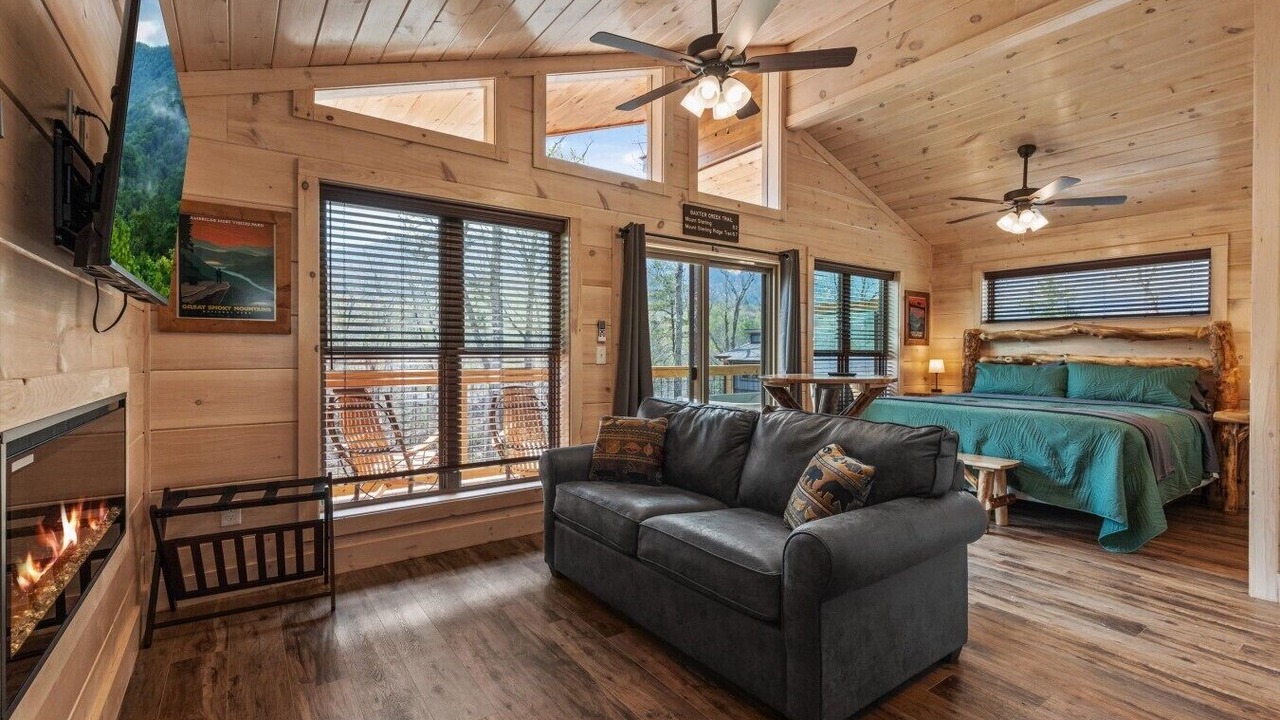 Photo of Livingroom in Rocky Grove