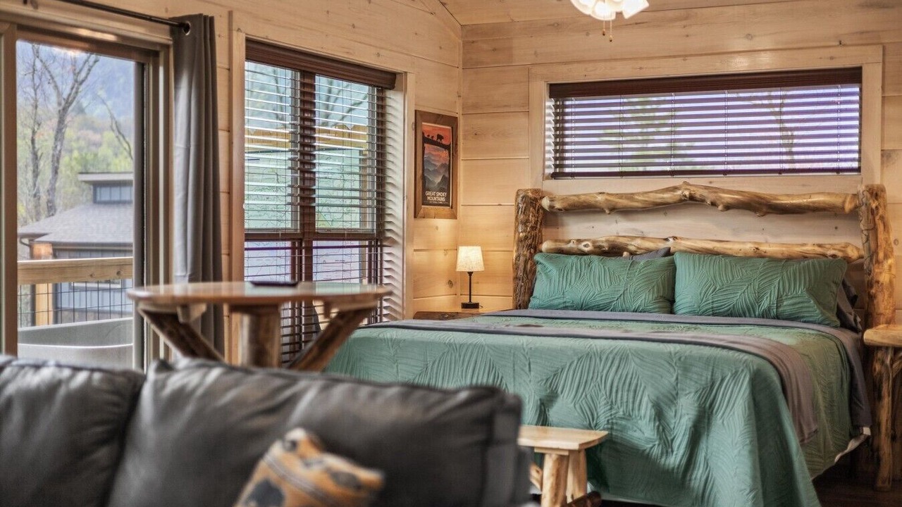 Photo of Livingroom in Rocky Grove