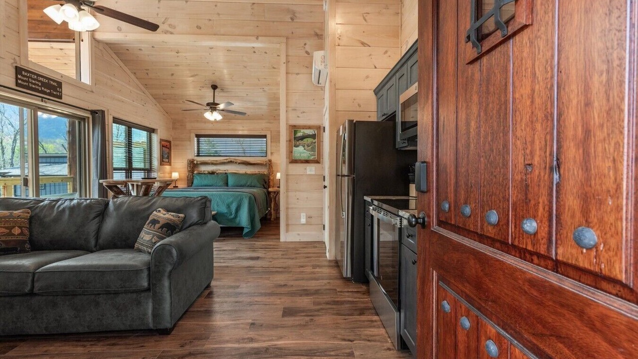 Photo of Livingroom in Rocky Grove
