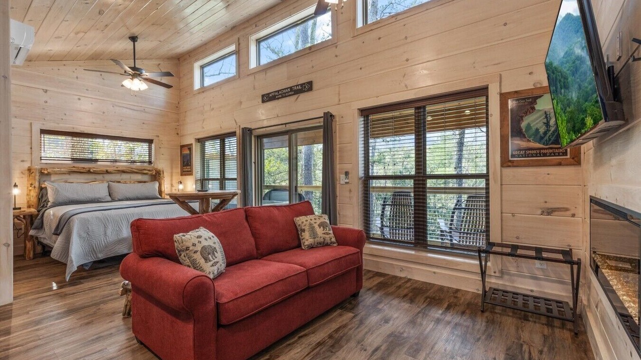 Photo of Livingroom in Rocky Grove