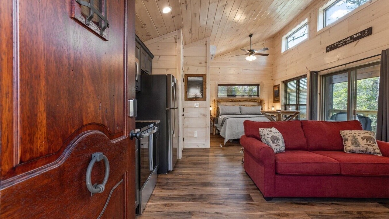 Photo of Livingroom in Rocky Grove