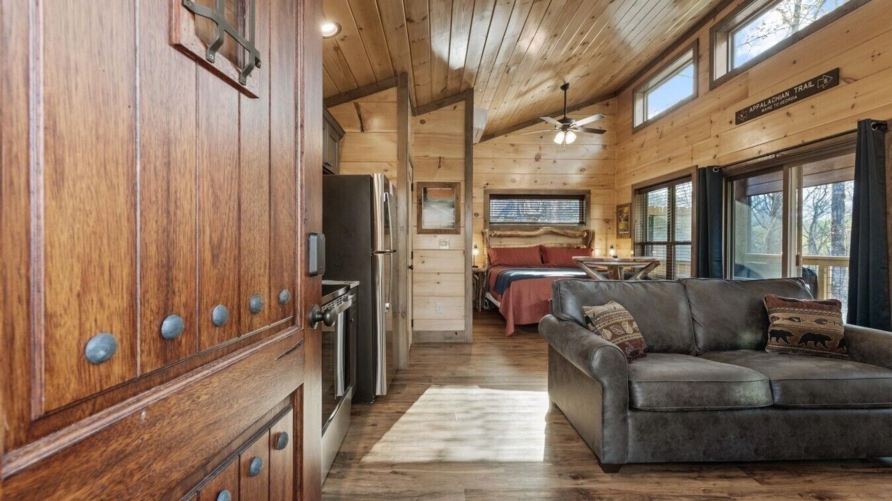 Photo of Livingroom in Rocky Grove