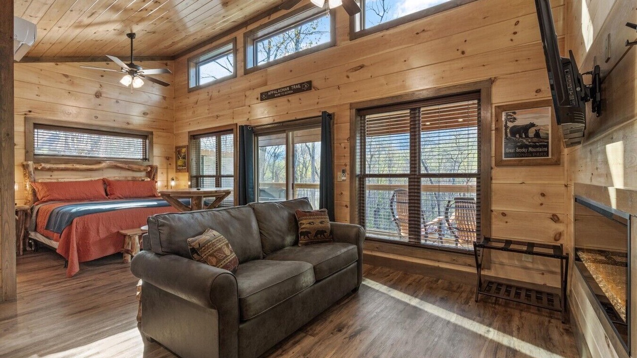 Photo of Livingroom in Rocky Grove