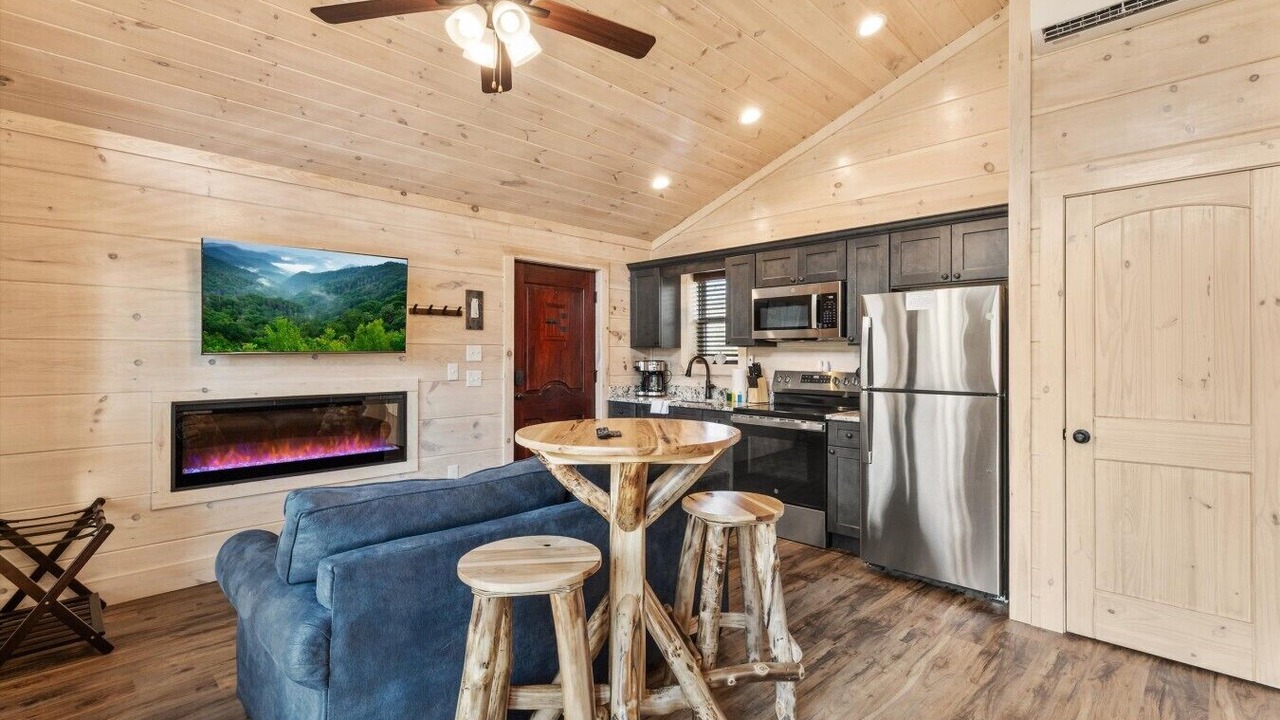 Photo of Livingroom in Rocky Grove