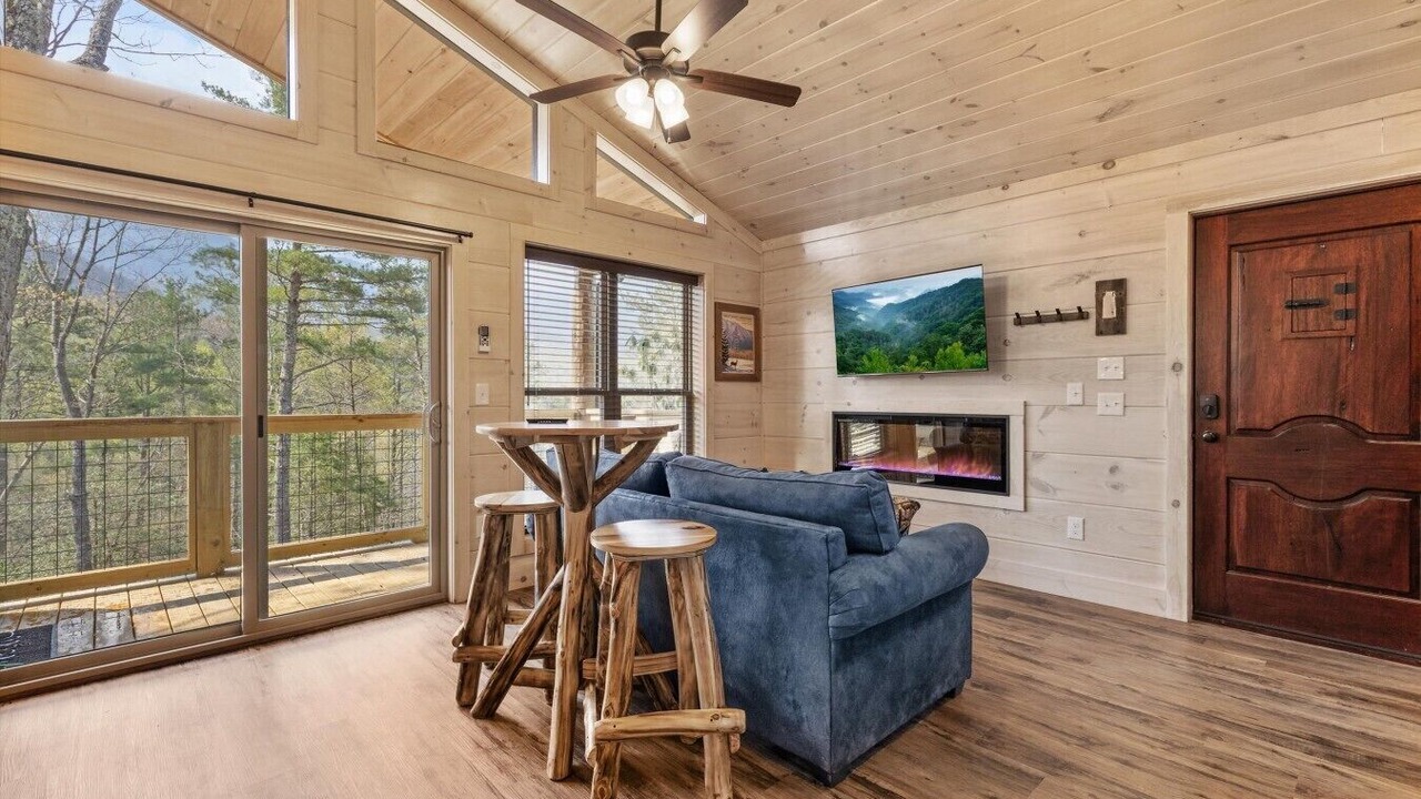 Photo of Livingroom in Rocky Grove