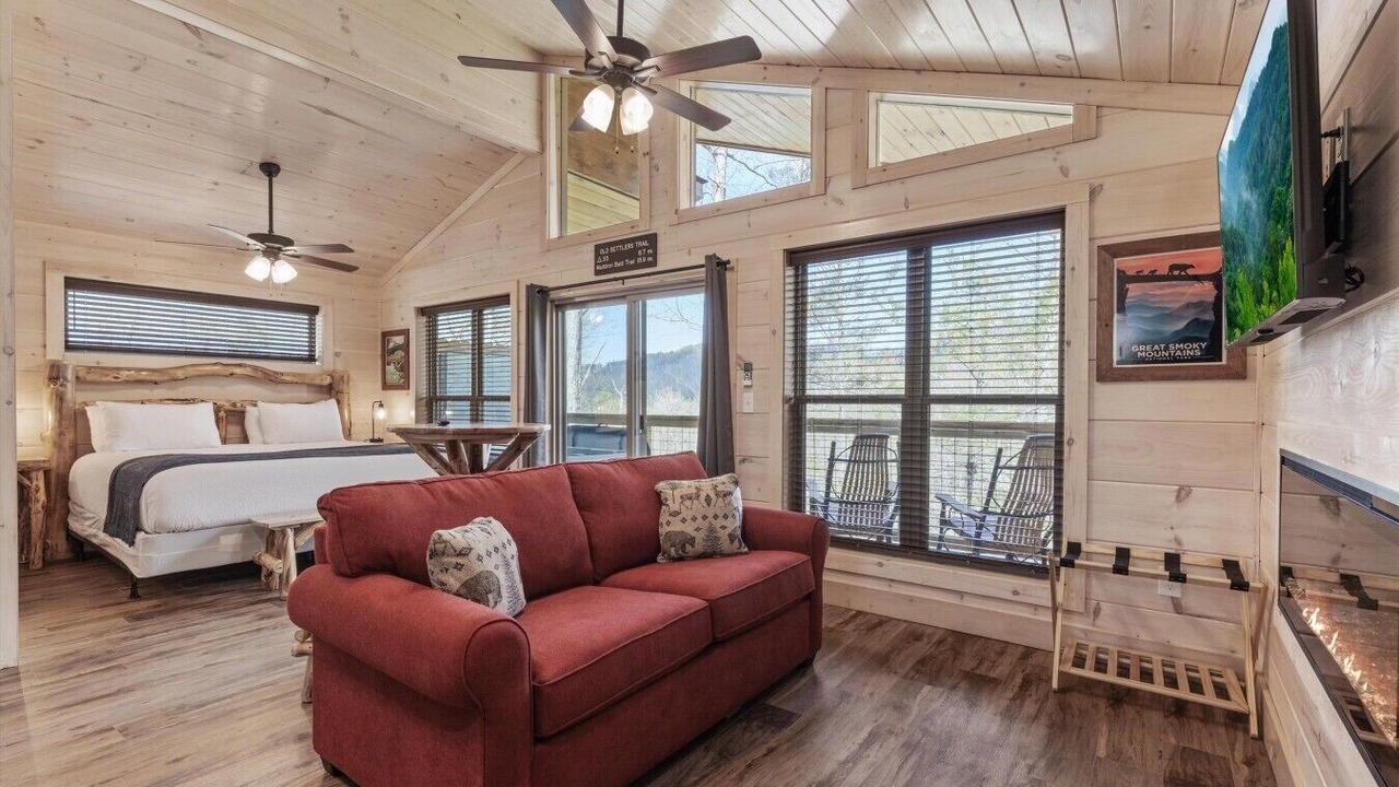 Photo of Livingroom in Rocky Grove