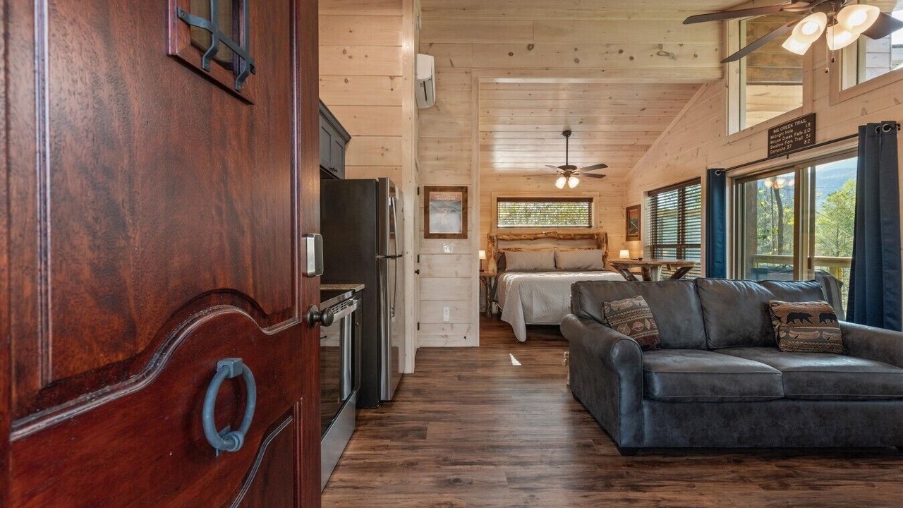 Photo of Livingroom in Rocky Grove