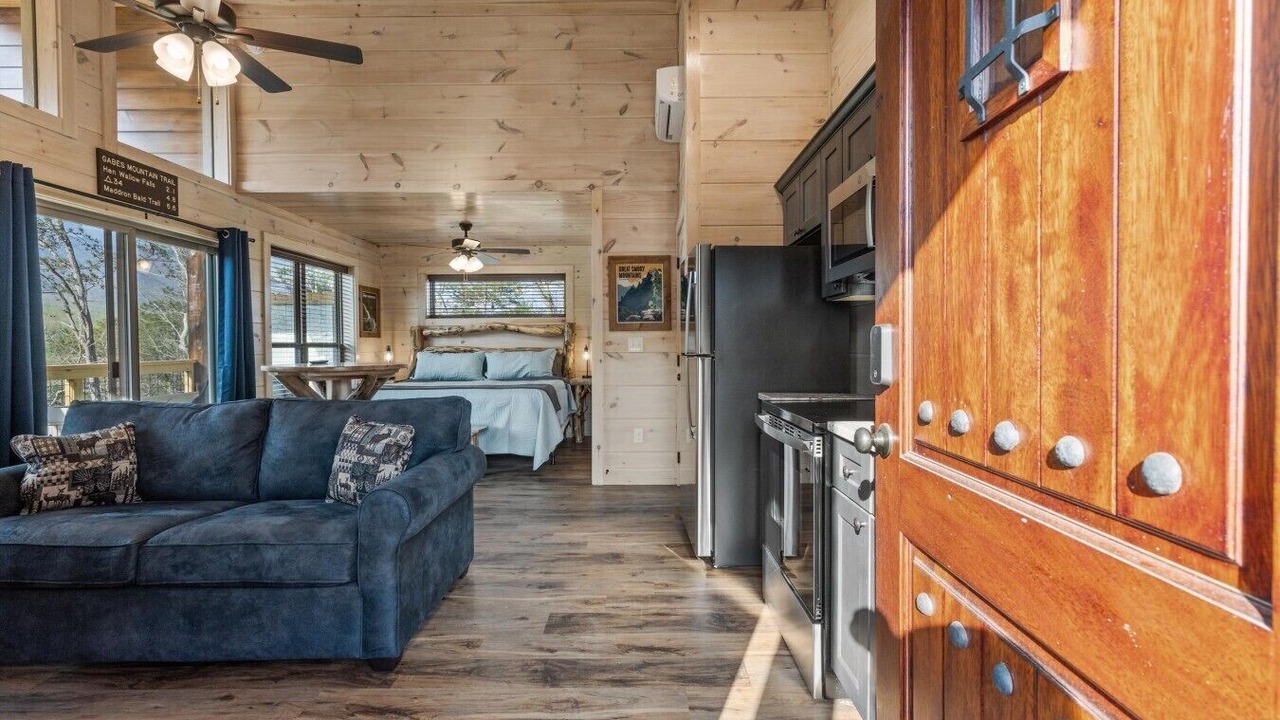 Photo of Livingroom in Rocky Grove