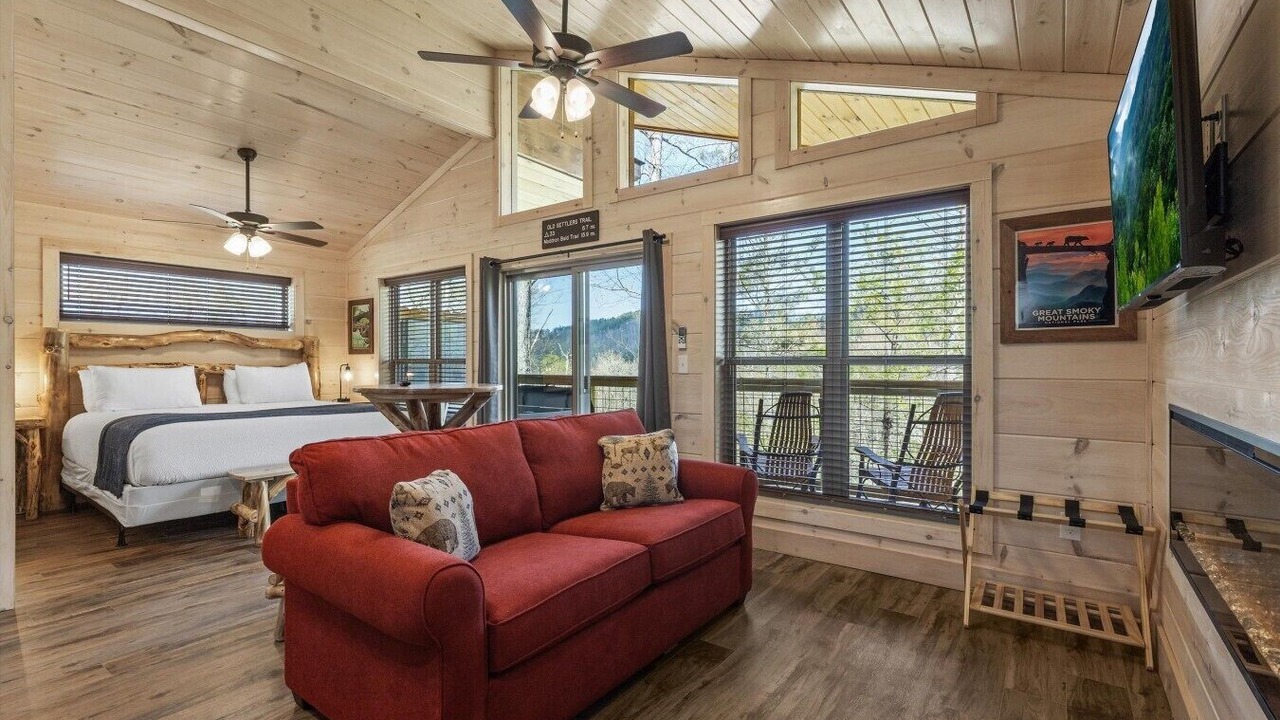 Photo of Livingroom in Rocky Grove