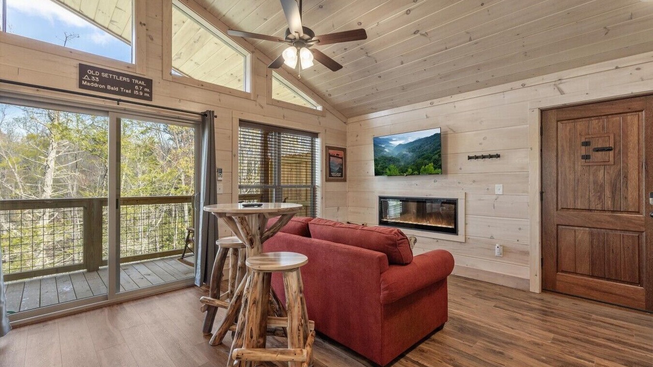 Photo of Livingroom in Rocky Grove