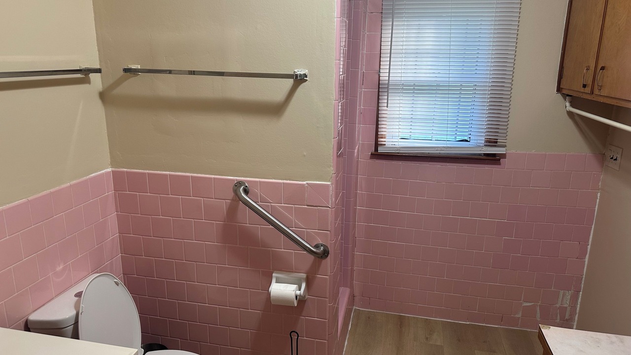 Photo of Bathroom in Garden City