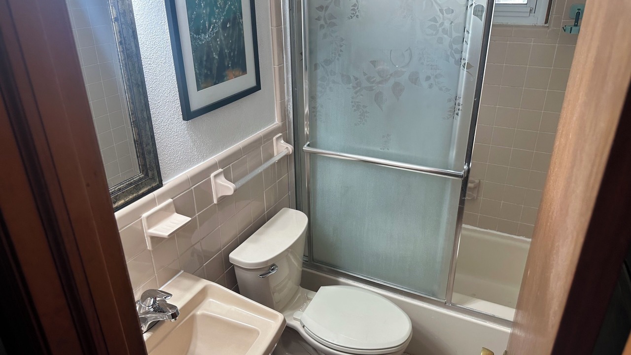 Photo of Bathroom in Garden City