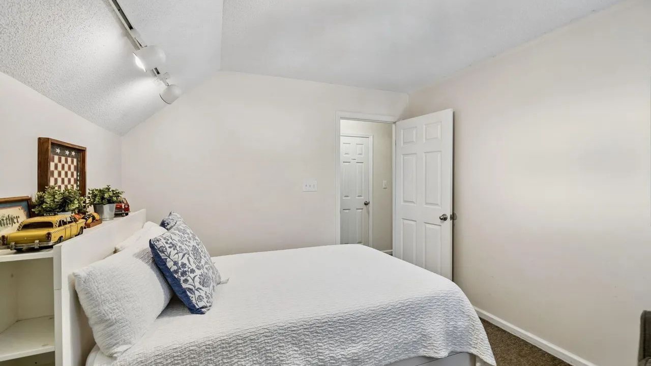 Photo of Bedroom in Charleston