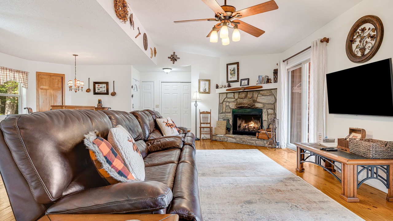 Photo of Livingroom in Settlers Ridge