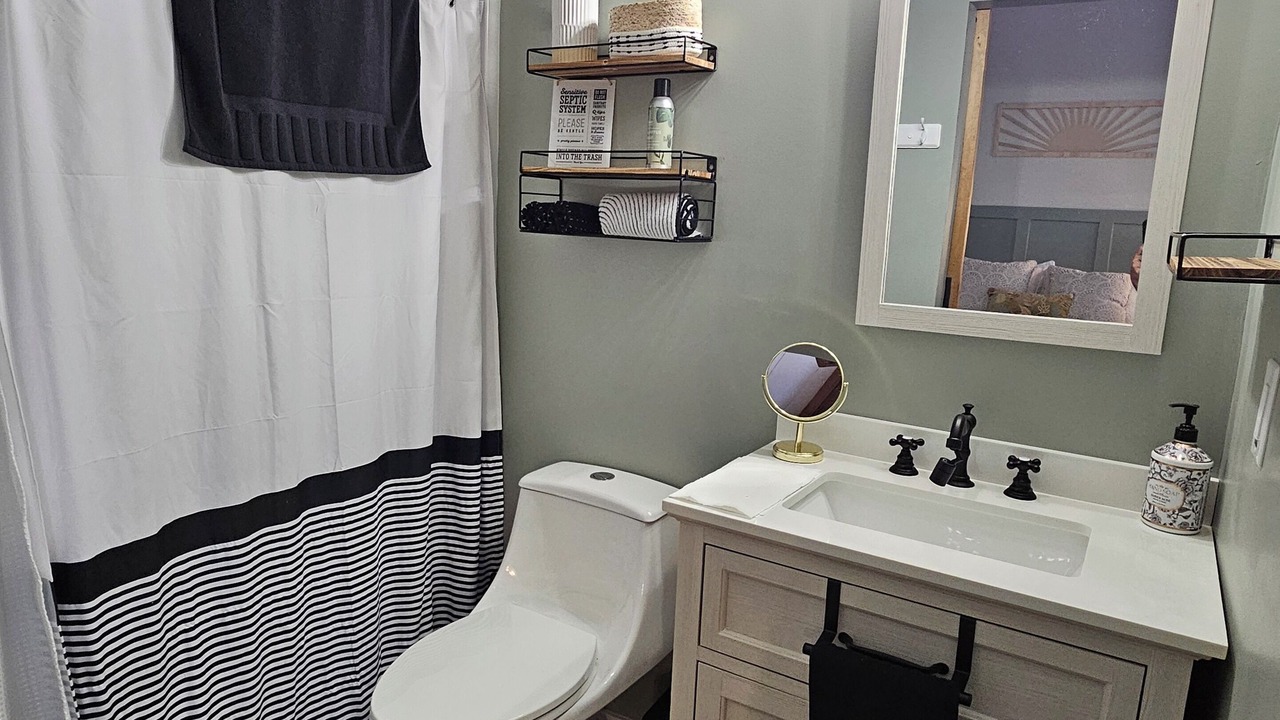Photo of Bathroom in Hickory