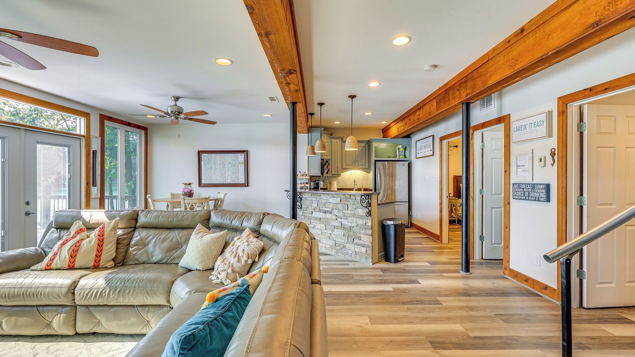 Photo of Livingroom in Logan