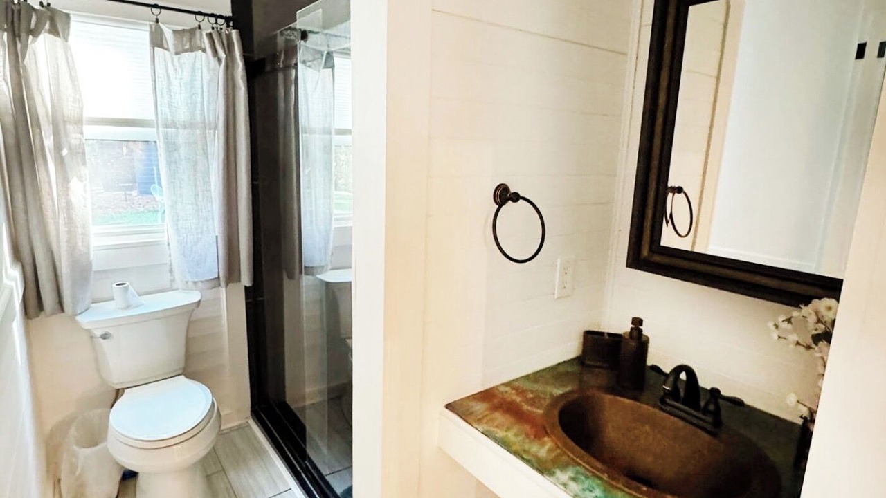 Photo of Bathroom in Tate