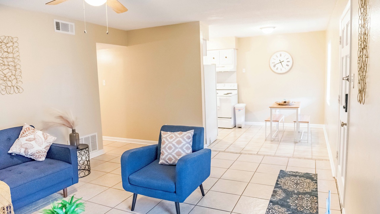 Photo of Livingroom in Bayou View
