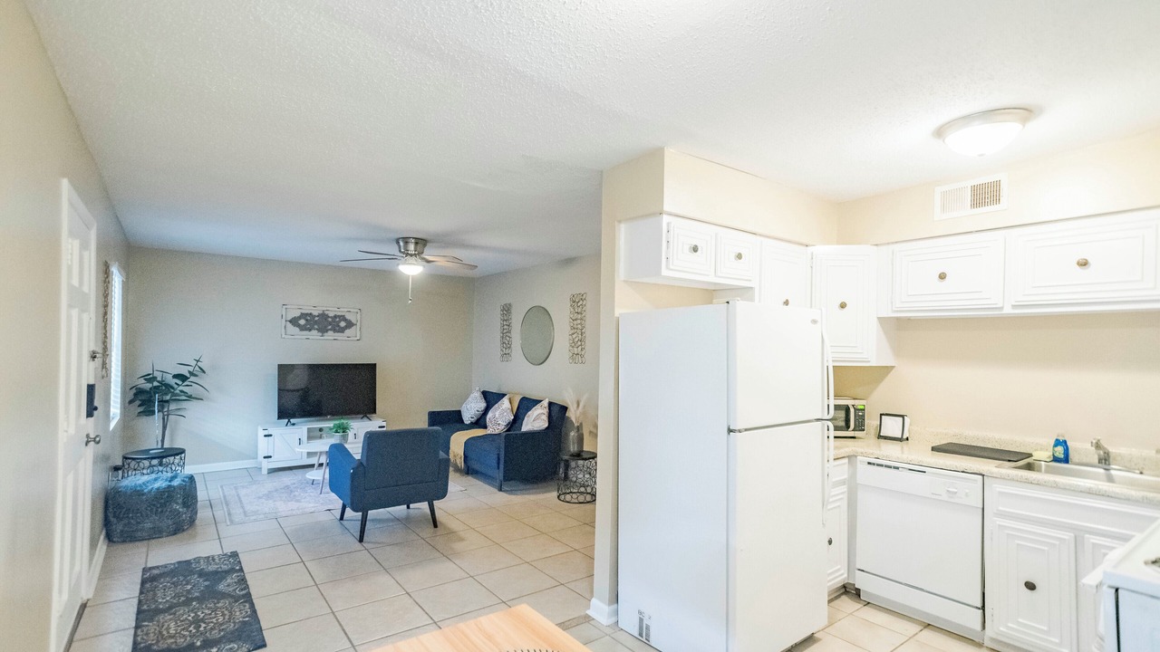 Photo of Livingroom in Bayou View