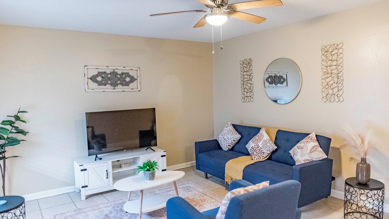 Photo of Livingroom in Bayou View