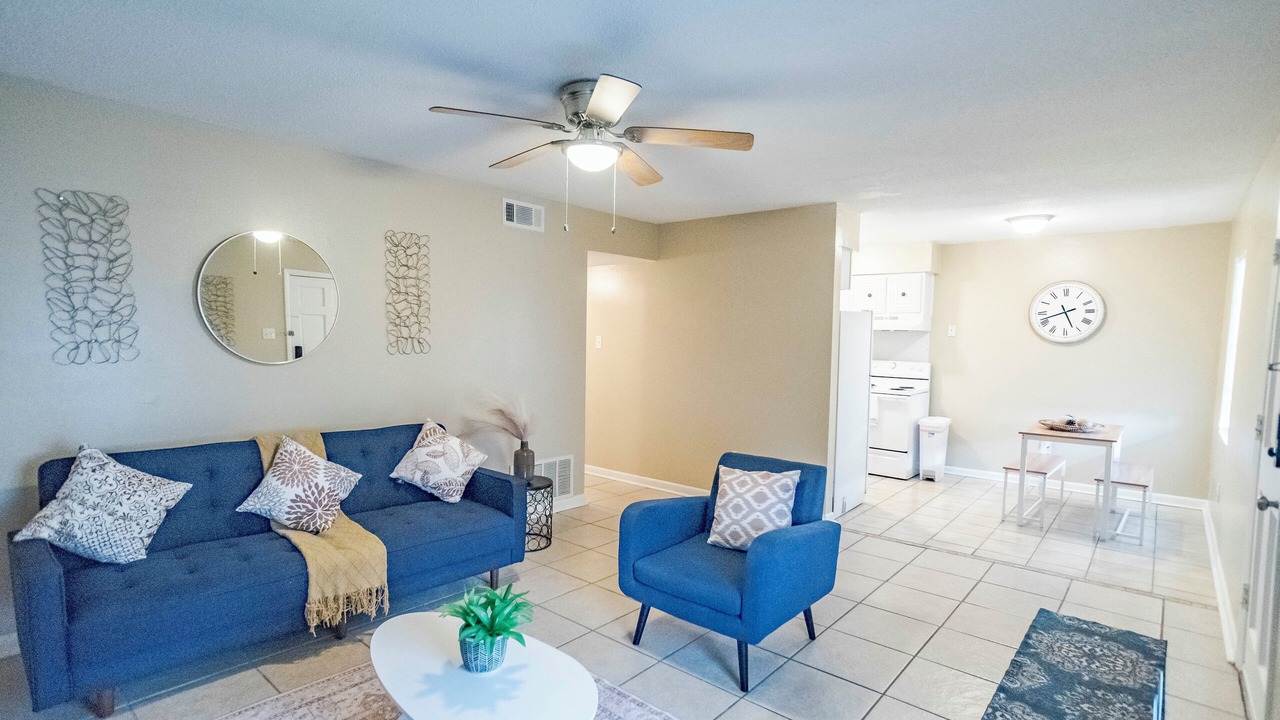 Photo of Livingroom in Bayou View