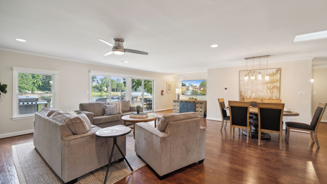 Photo of Livingroom in Mooresville