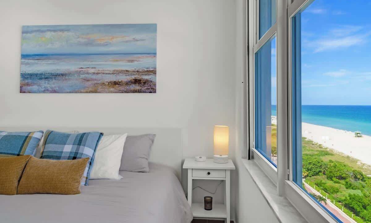Photo of Bedroom in Mid Beach