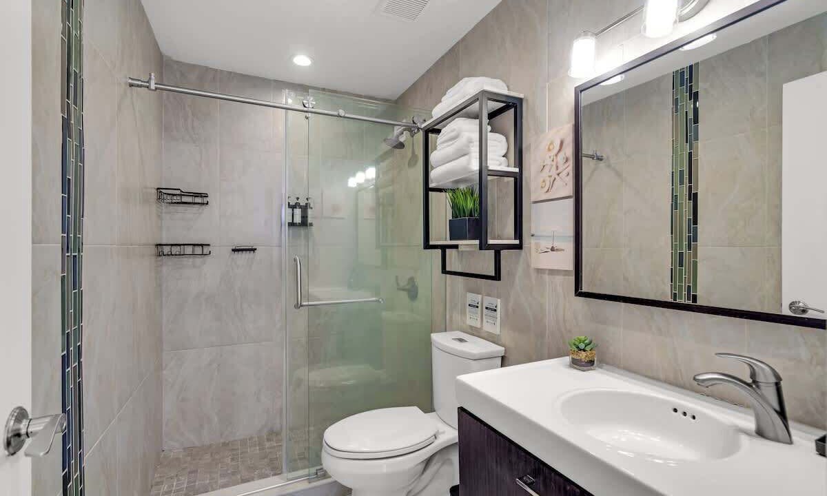 Photo of Bathroom in Mid Beach