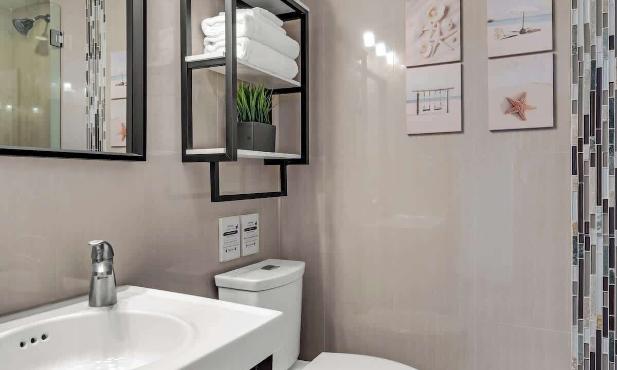 Photo of Bathroom in Mid Beach