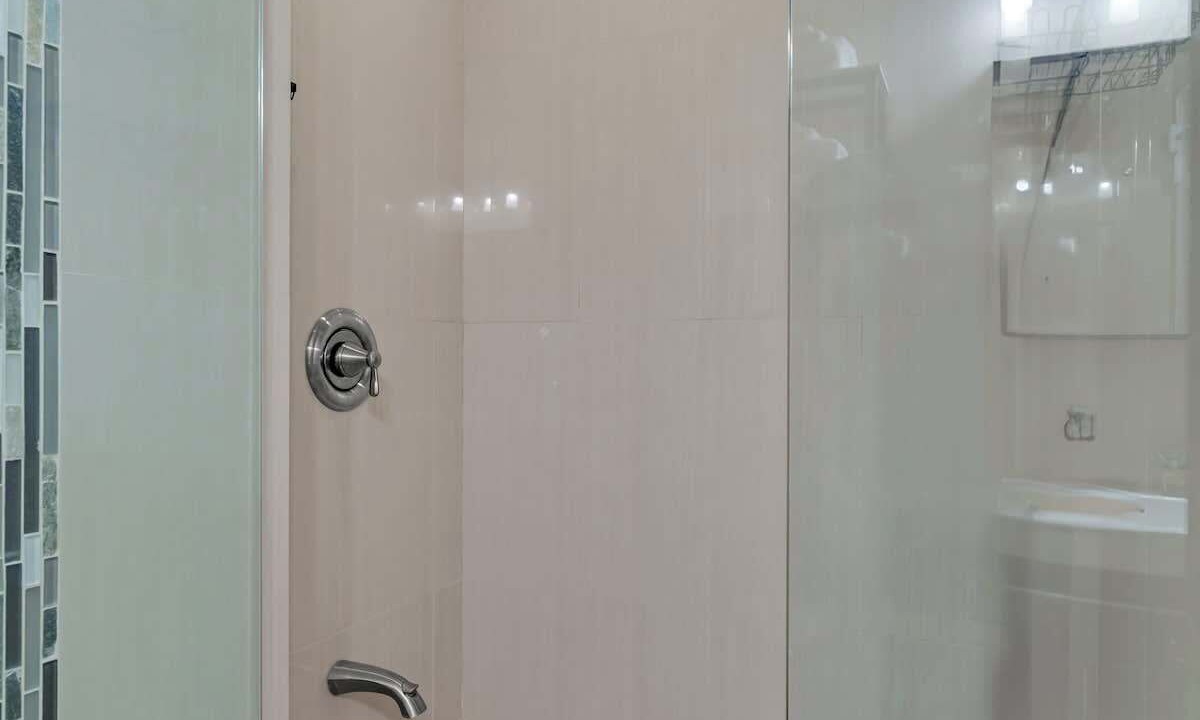 Photo of Bathroom in Mid Beach