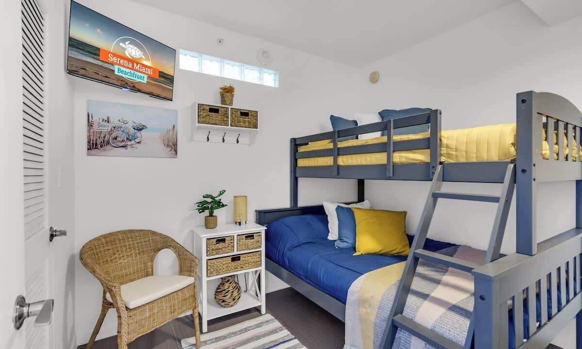 Photo of Bedroom in Mid Beach
