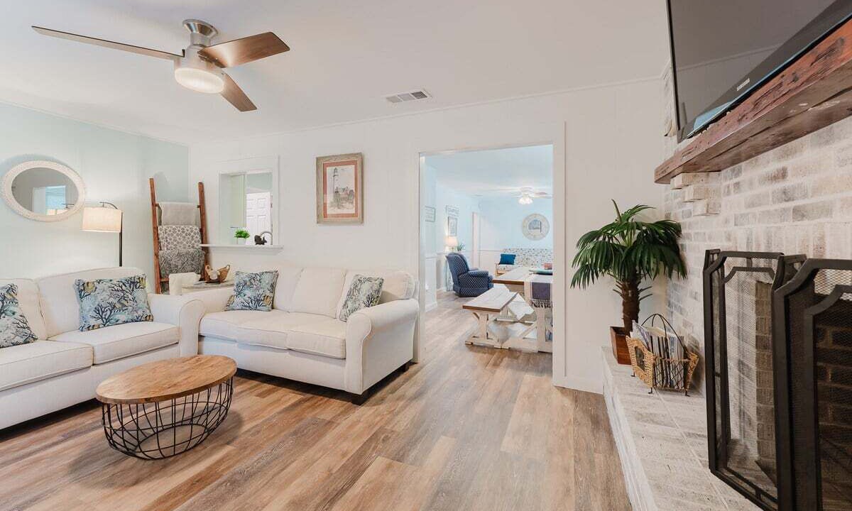 Photo of Livingroom in Saint Simons Heights