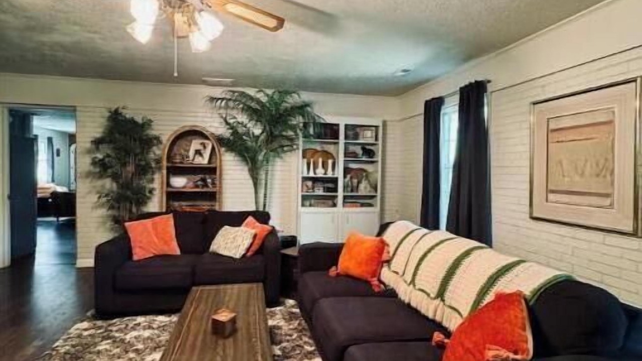 Photo of Livingroom in Shelby