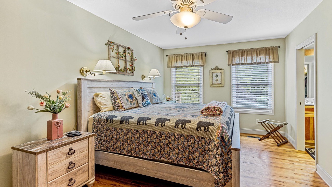 Photo of Bedroom in Lake Toxaway