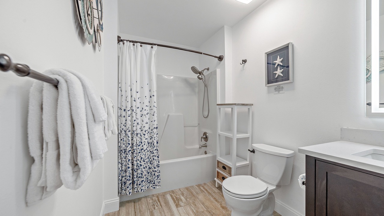 Photo of Bathroom in Oak Court