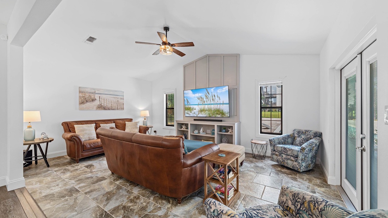 Photo of Livingroom in Oak Court