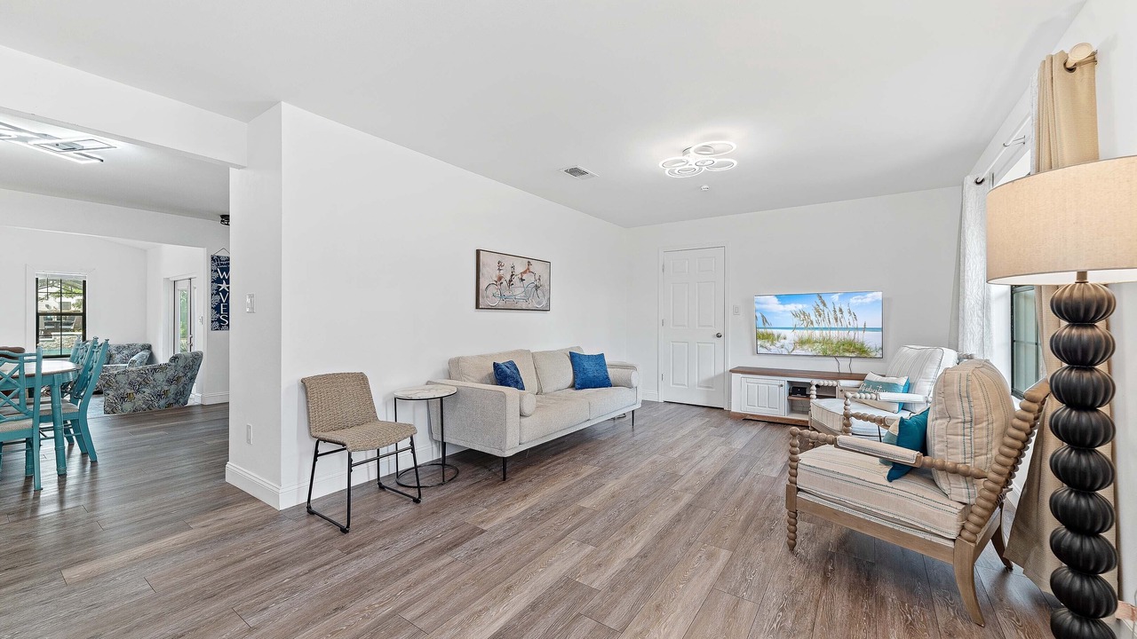 Photo of Livingroom in Oak Court