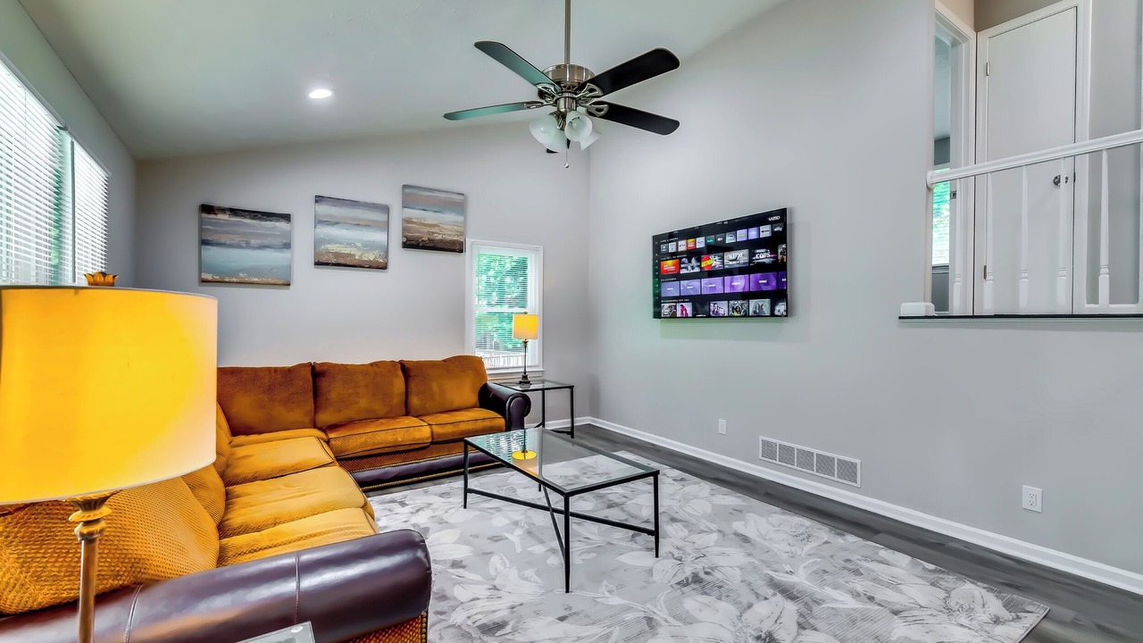 Photo of Livingroom in Kennesaw