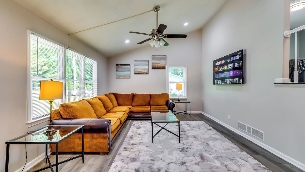 Photo of Livingroom in Kennesaw