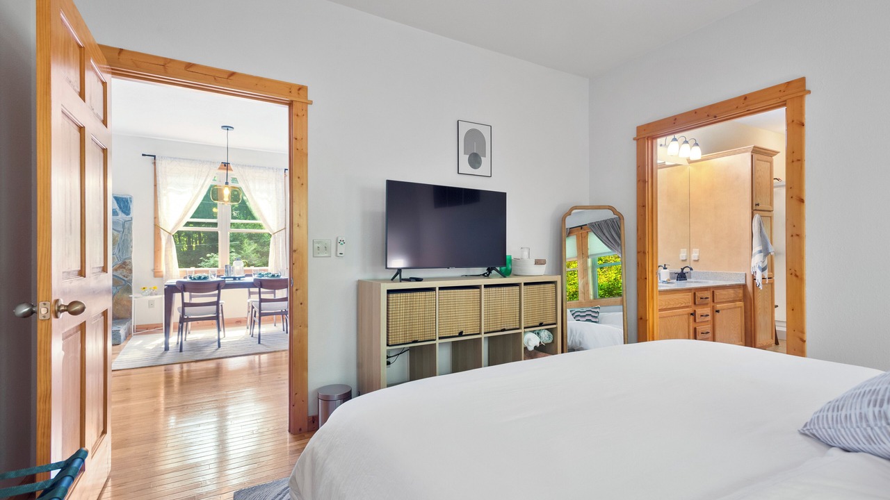 Photo of Bedroom in Burnsville
