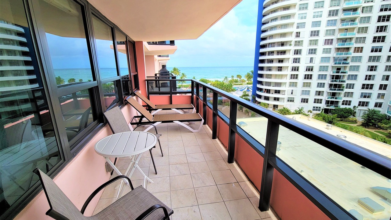 Photo of Outdoor in Mid Beach