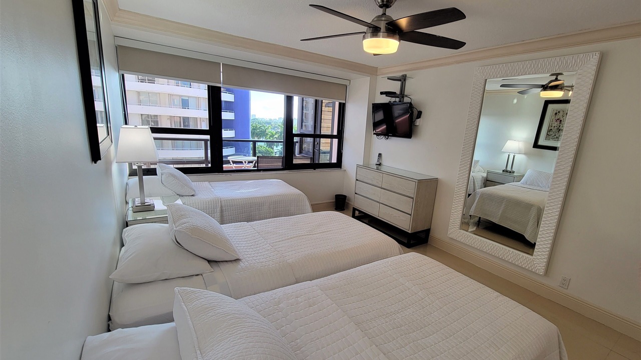 Photo of Bedroom in Mid Beach