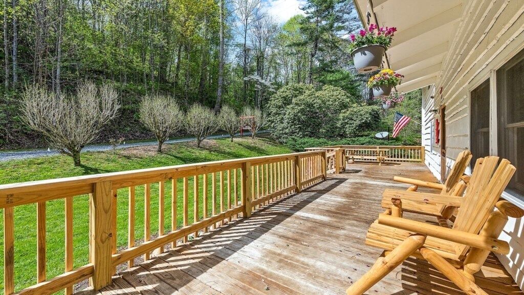 Photo of Others in Maggie Valley