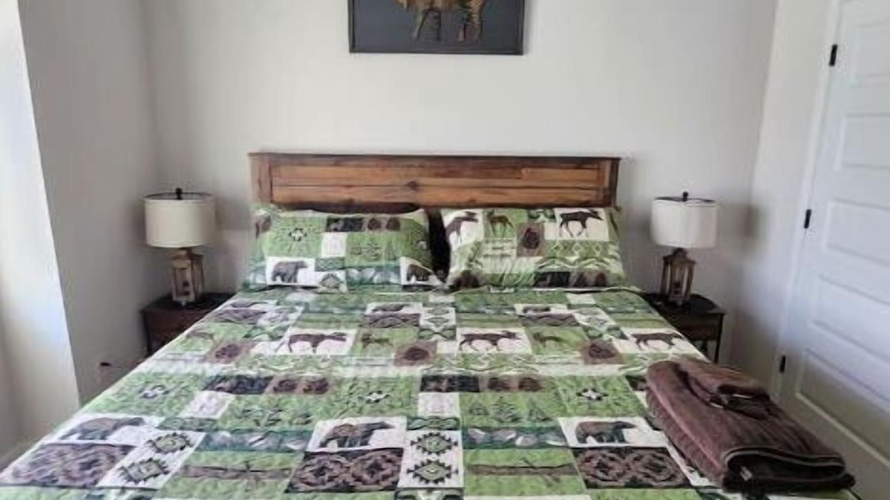 Photo of Bedroom in Riverdale