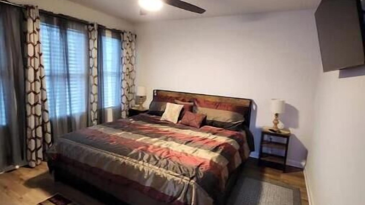 Photo of Bedroom in Riverdale