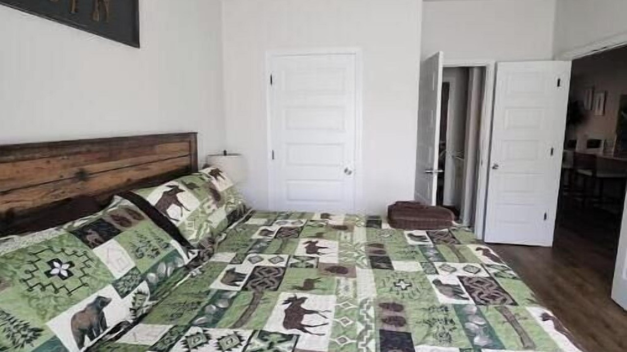 Photo of Bedroom in Riverdale