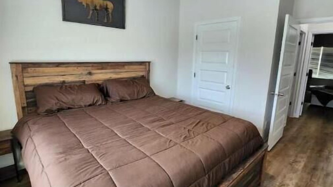 Photo of Bedroom in Riverdale
